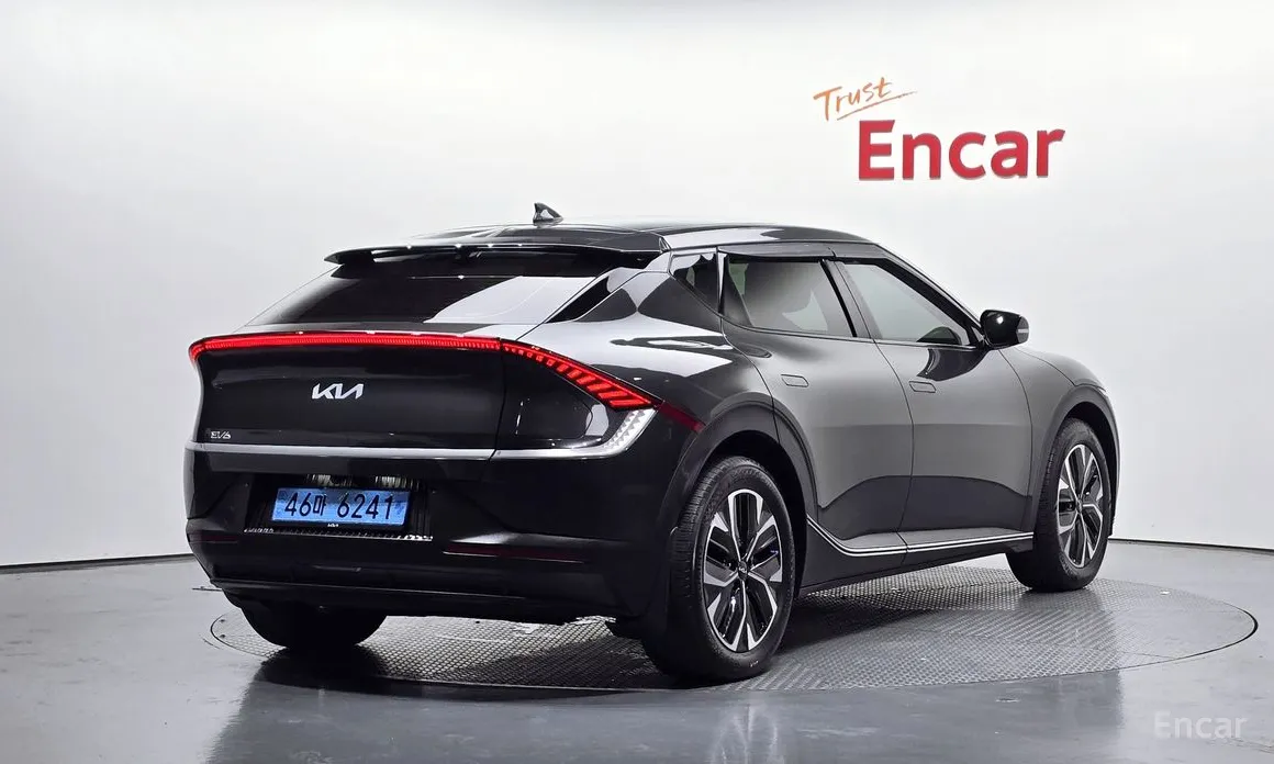 Kia EV6, 2022 — фото 2 из 12