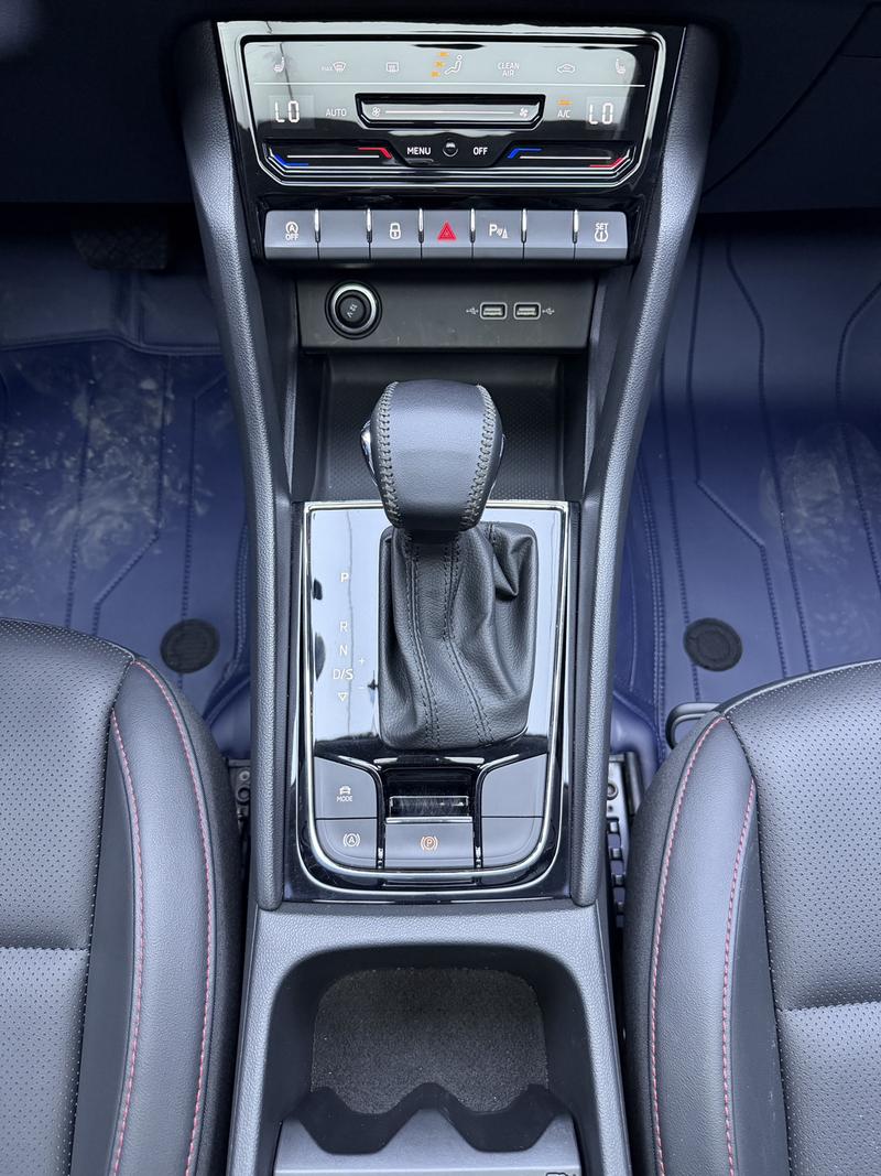 Skoda Karoq, 2023 — фото 10 из 12