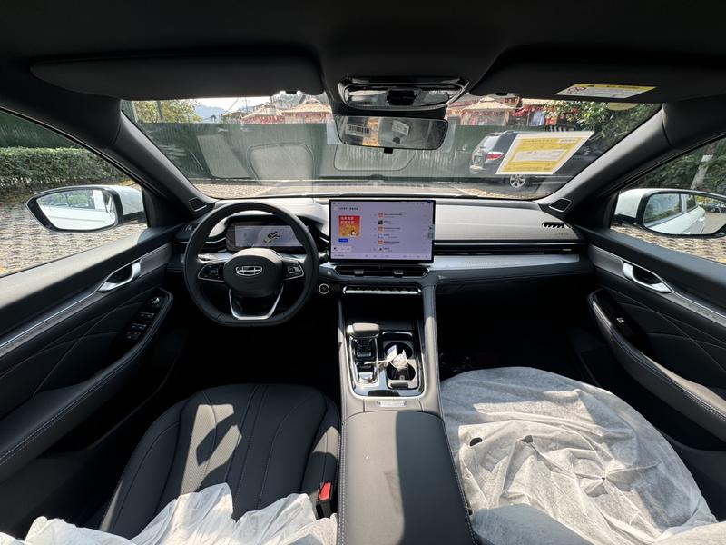 Geely Preface, 2025 — фото 9 из 12