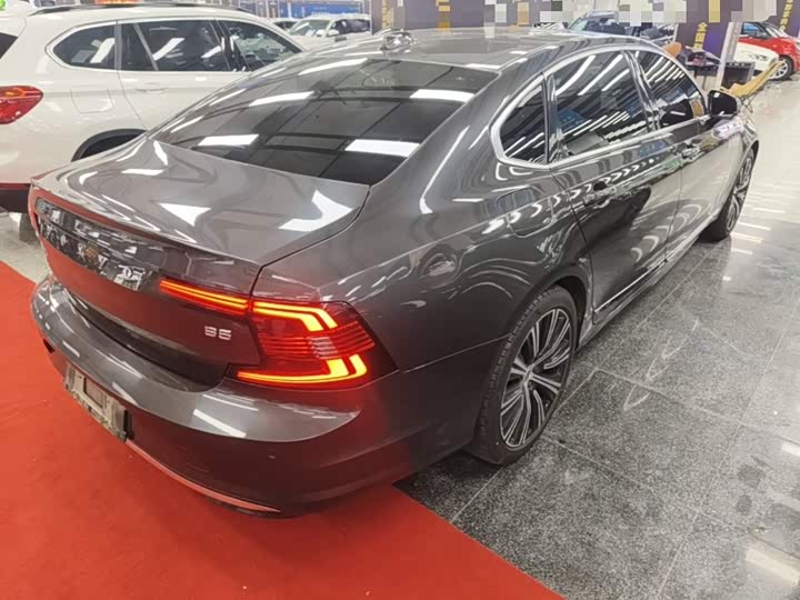 Volvo S90, 2023 — фото 7 из 9