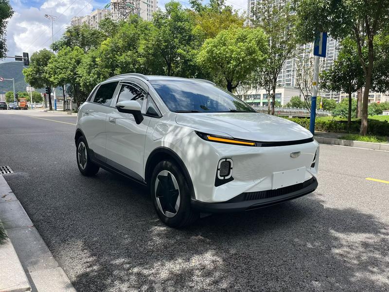 Geely Geometry E Firefly, 2024 — фото 3 из 10