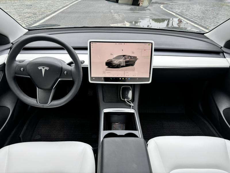 Tesla Model 3, 2023 — фото 7 из 9