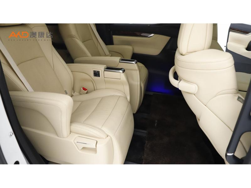 Toyota Alphard, 2022 — фото 6 из 10