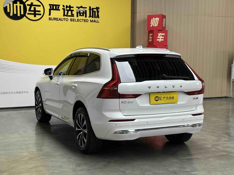 Volvo XC60, 2022 — фото 4 из 10