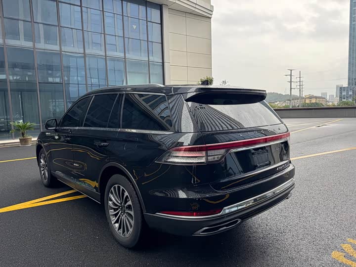 Lincoln Aviator, 2023 — фото 7 из 9
