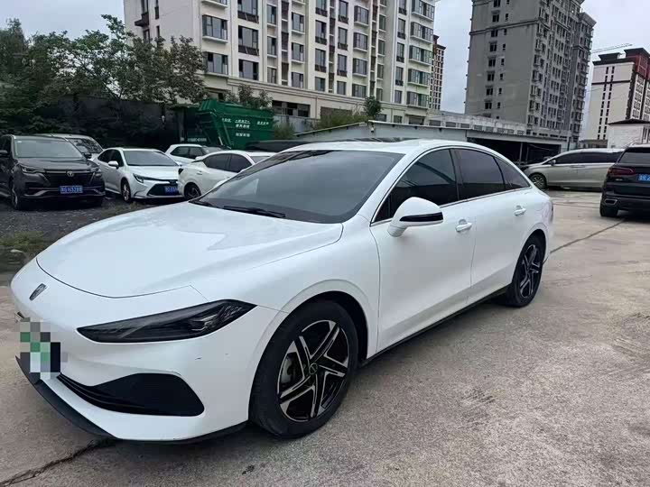 Roewe D7, 2024 — купить в Москве под ключ