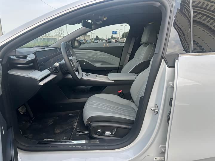 Geely Galaxy E8, 2024 — фото 4 из 9