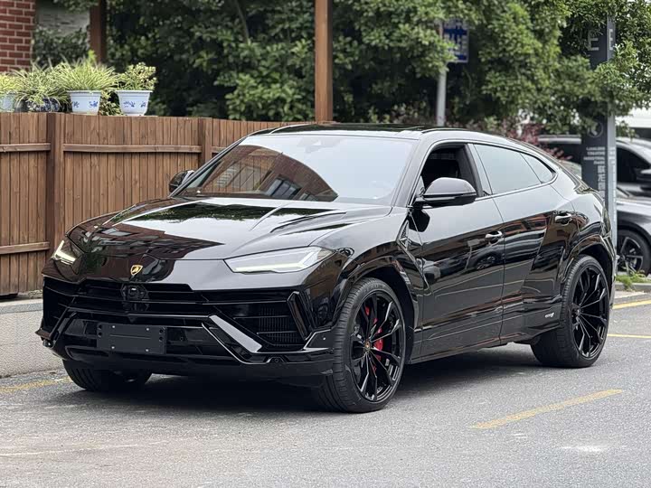 Lamborghini Urus, 2024 — купить в Иванове под ключ