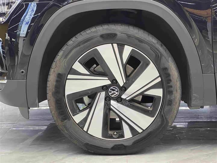 Volkswagen Teramont Pro, 2025 — фото 4 из 9