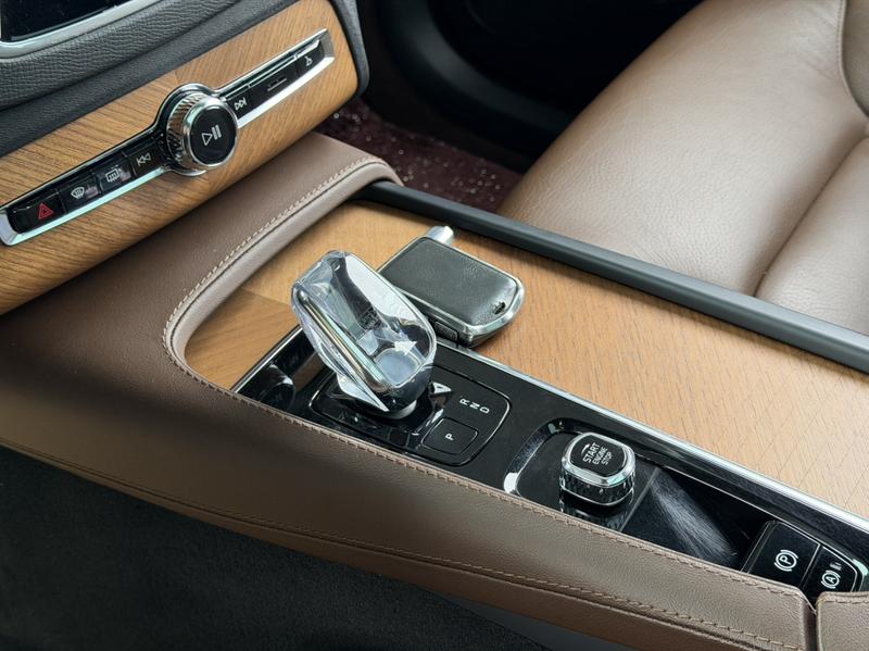 Volvo XC90, 2023 — фото 9 из 12