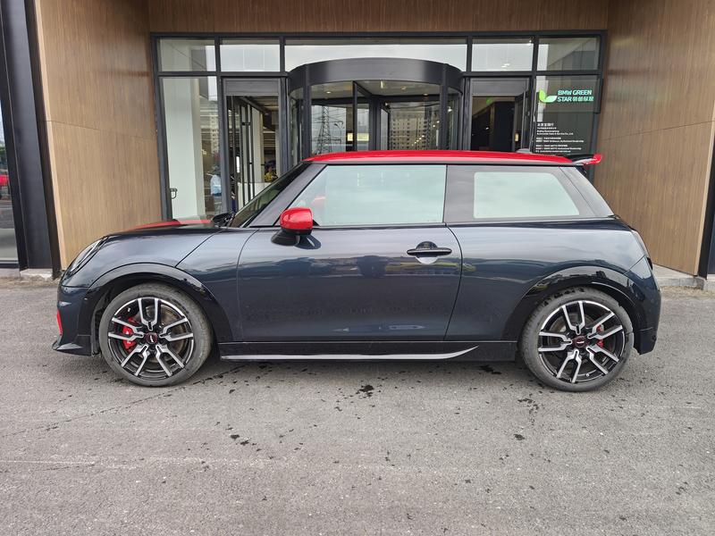 Mini Mini JCW, 2025 — фото 4 из 12