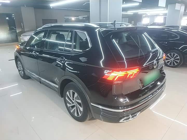 Volkswagen Tiguan L Hybrid, 2022 — фото 5 из 9