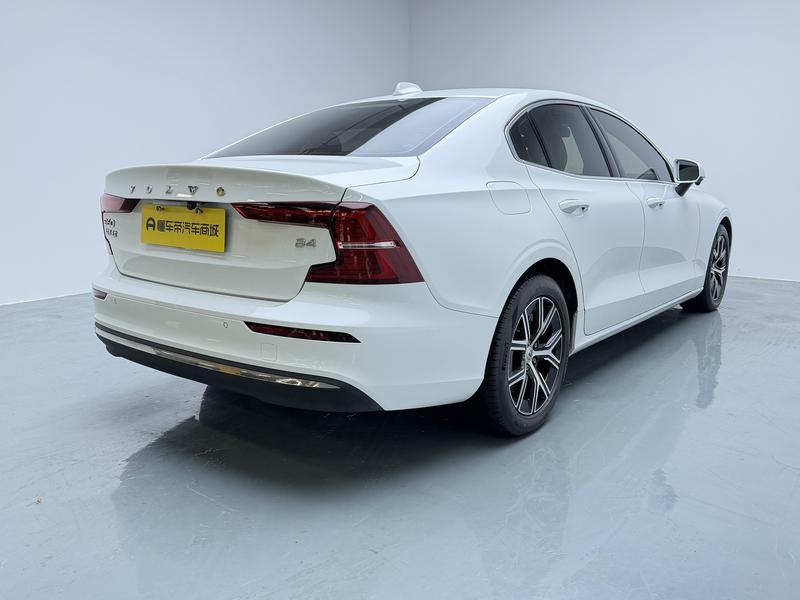 Volvo S60, 2023 — фото 7 из 12