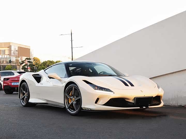 Ferrari F8, 2023 — фото 2 из 9