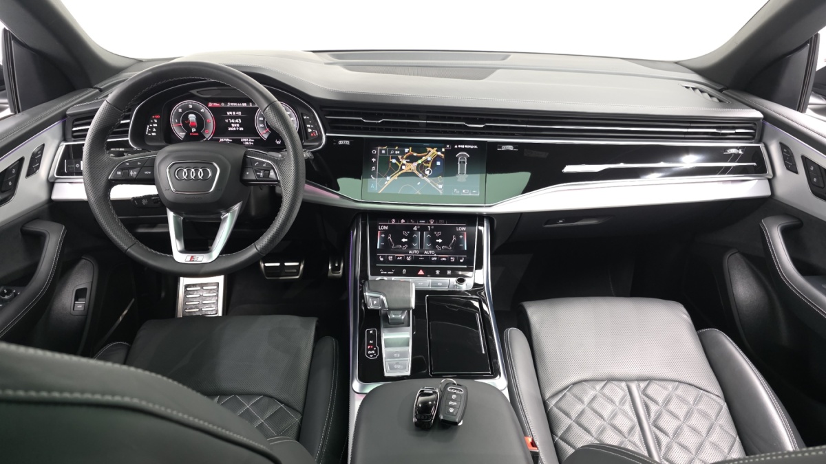 Audi Q8, 2023 — фото 7 из 12