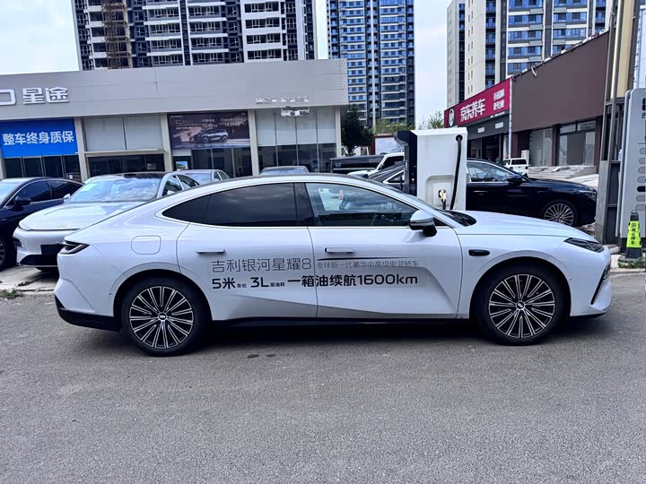 Geely Galaxy Starshine 8 EM-i, 2025 — фото 3 из 9
