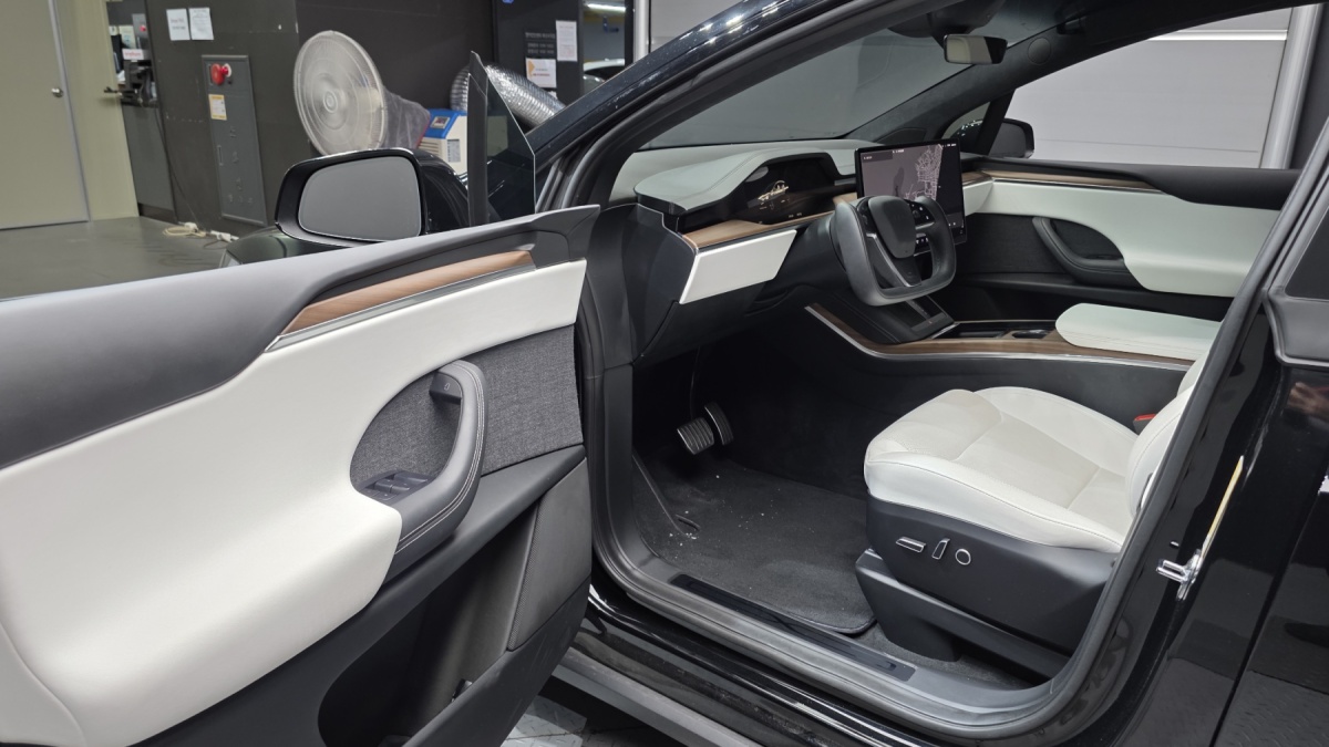 Tesla Model X, 2025 — фото 10 из 12