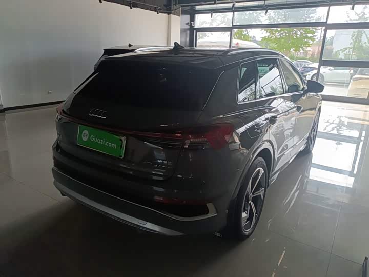 Audi Q4 e-tron, 2023 — фото 7 из 9