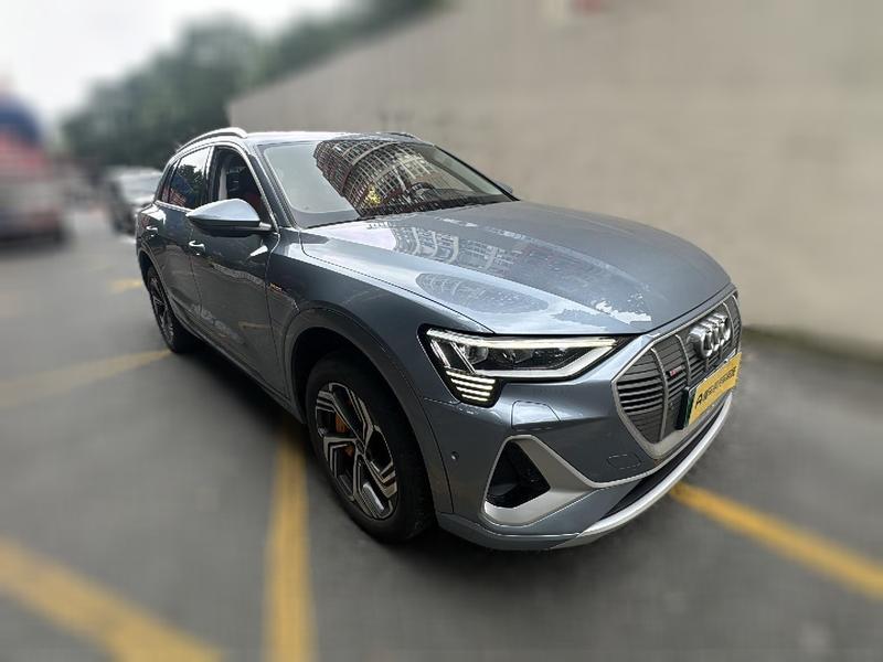Audi e-tron, 2023 — фото 3 из 12