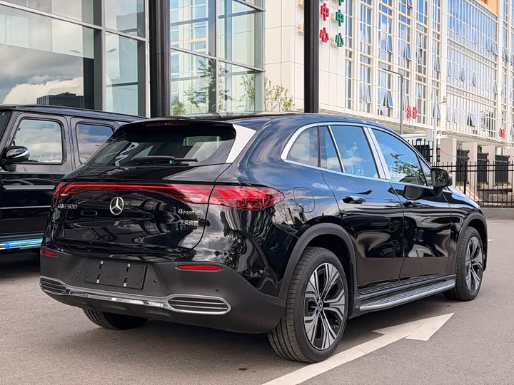 Mercedes-Benz EQE SUV, 2025 — фото 8 из 9