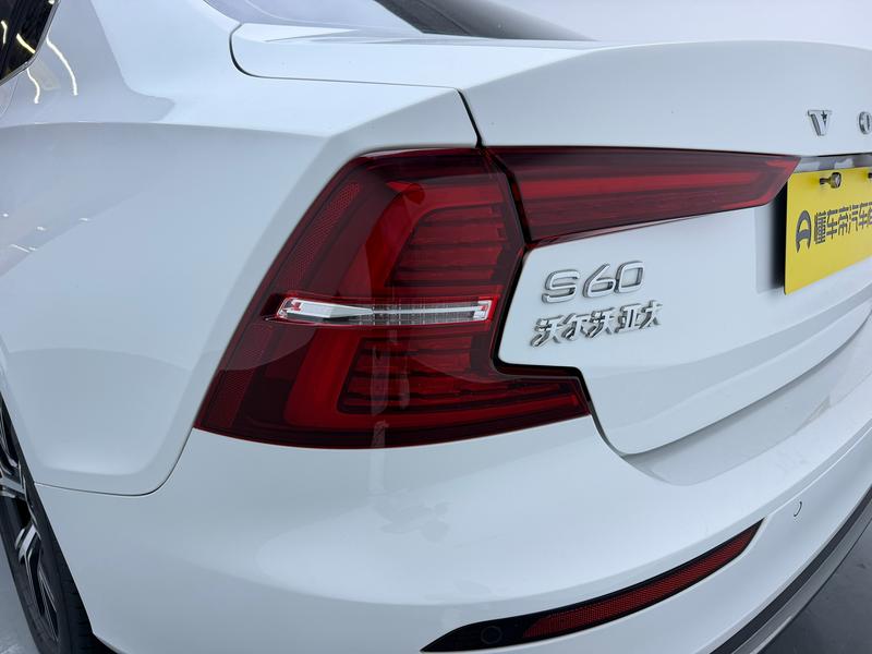 Volvo S60, 2023 — фото 10 из 12
