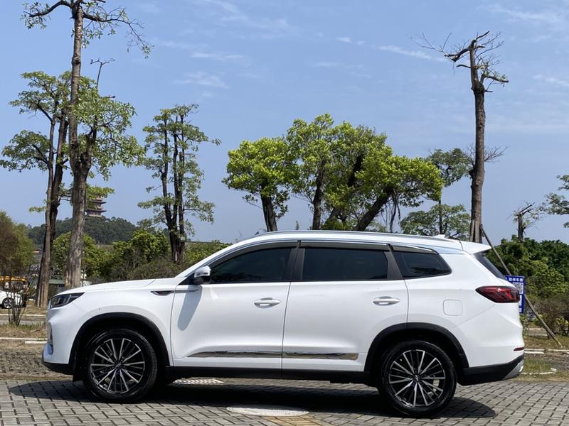Chery Tiggo 8 Plus, 2021 — фото 4 из 12