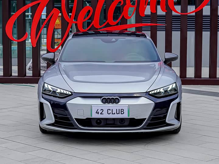 Audi e-tron GT, 2024 — фото 2 из 9