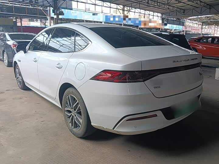 BYD Qin Plus, 2022 — фото 5 из 9