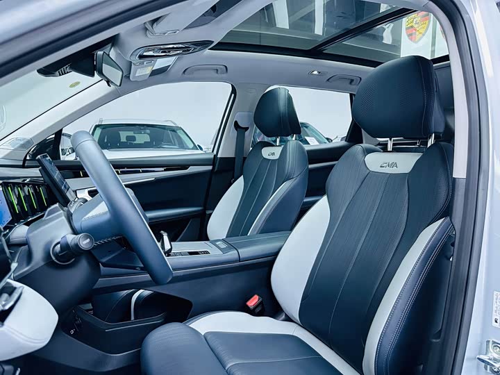 Geely Atlas L, 2024 — фото 9 из 9