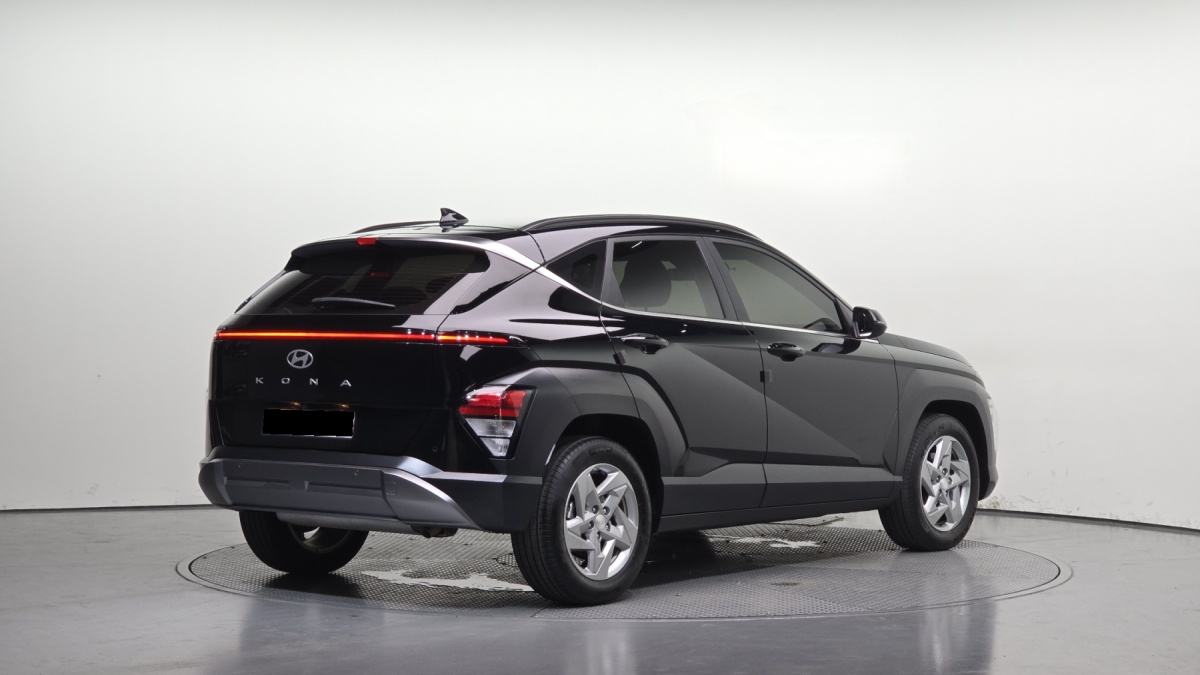 Hyundai Kona, 2023 — фото 2 из 12