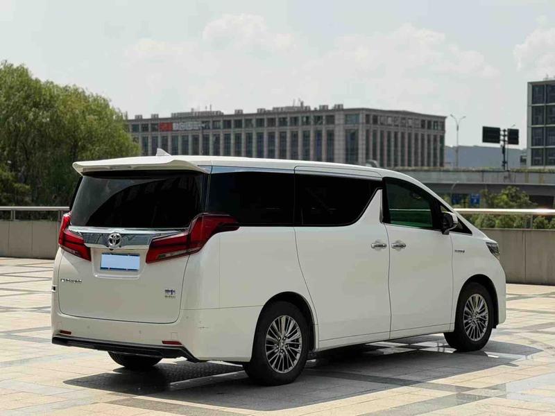 Toyota Alphard, 2022 — фото 7 из 12