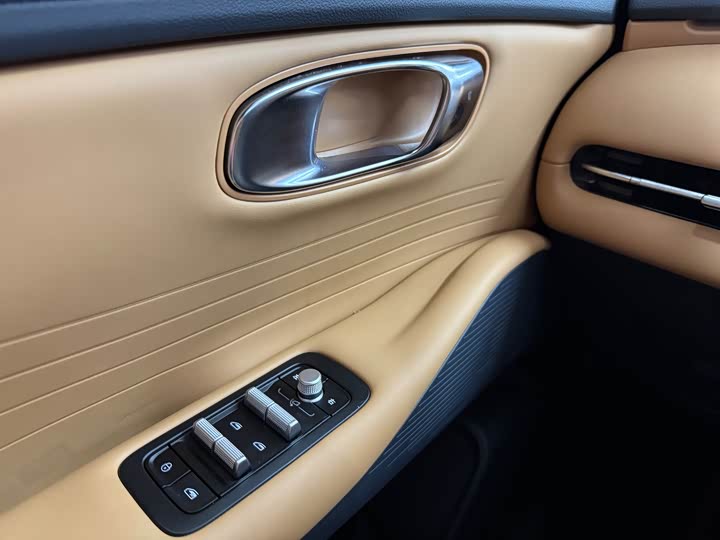Geely Galaxy Starship 7, 2025 — фото 8 из 9