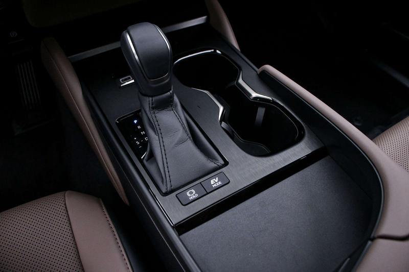 Lexus ES, 2025 — фото 9 из 12