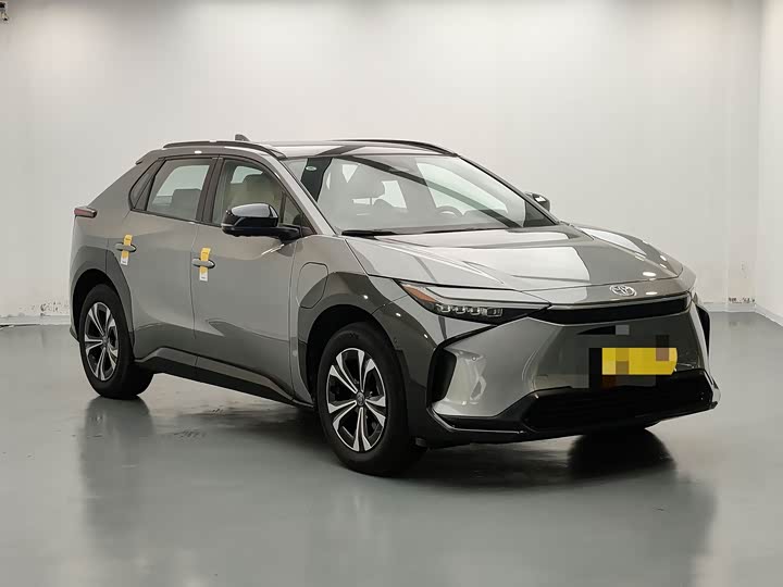 Toyota bZ4X, 2022 — фото 3 из 9