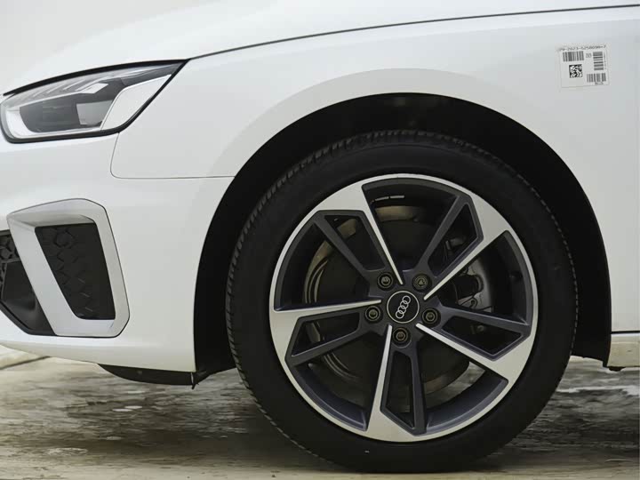 Audi A4L, 2023 — фото 5 из 9