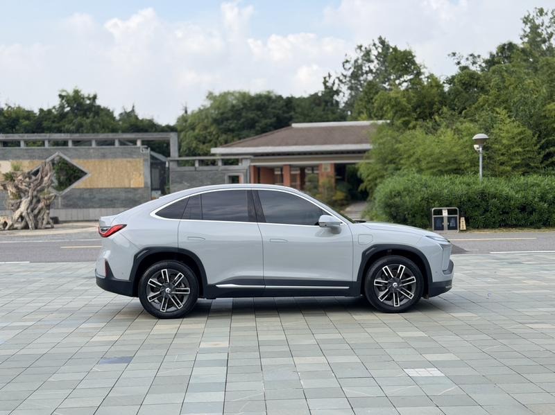 Nio EC6, 2022 — фото 8 из 12