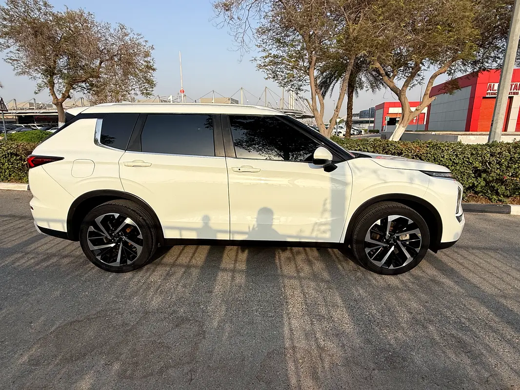 Mitsubishi Outlander, 2024 — фото 4 из 10