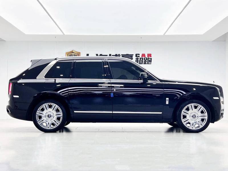 Rolls-Royce Cullinan, 2023 — фото 4 из 8