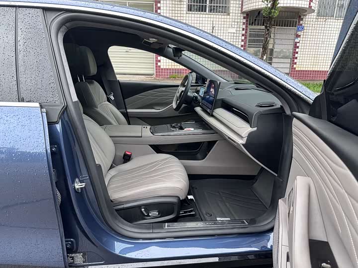 Geely Galaxy Starshine 8 EM-i, 2025 — фото 8 из 9
