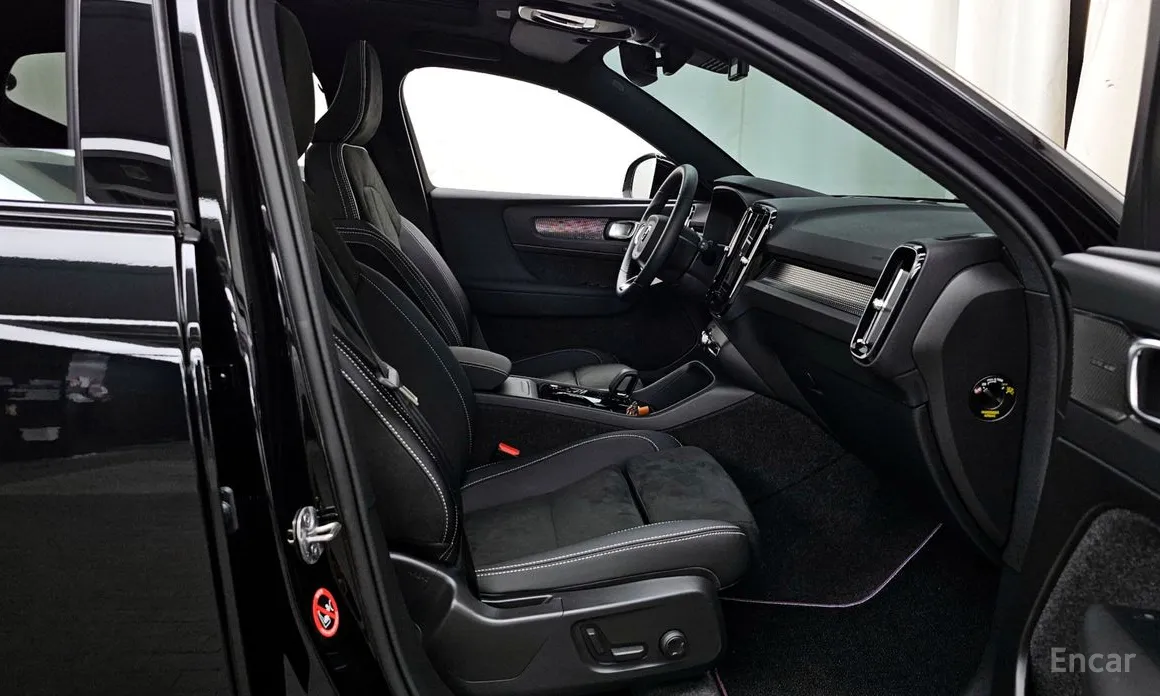 Volvo XC40, 2025 — фото 9 из 12