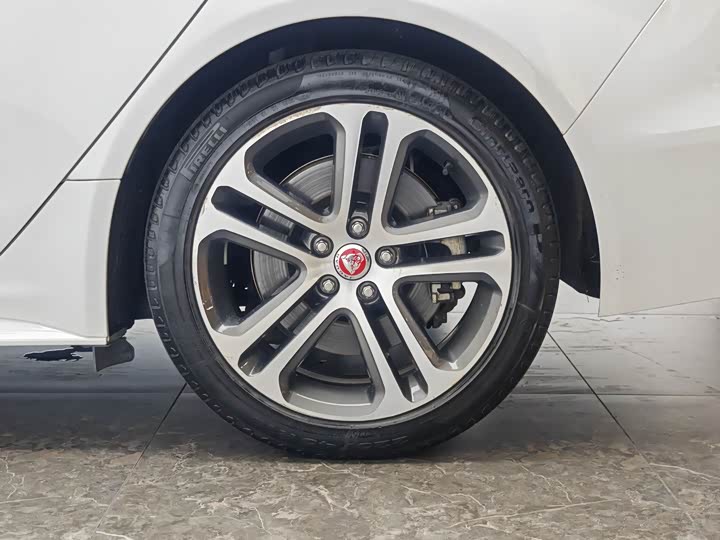 Jaguar XE L, 2022 — фото 9 из 9