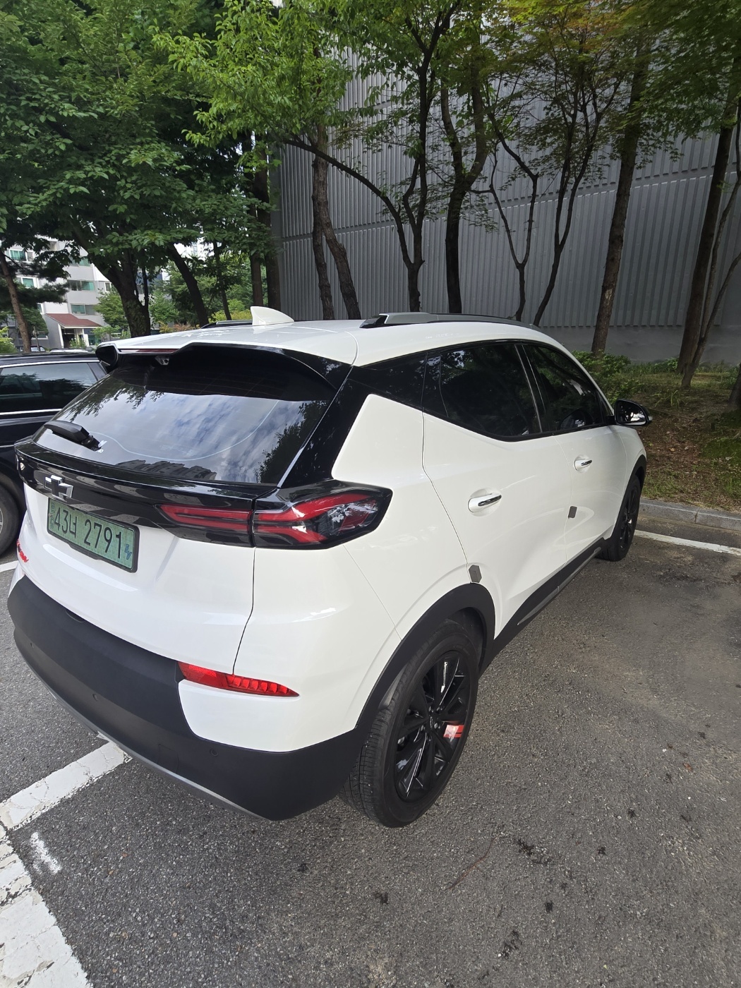 Chevrolet Bolt EUV, 2023 — фото 2 из 9