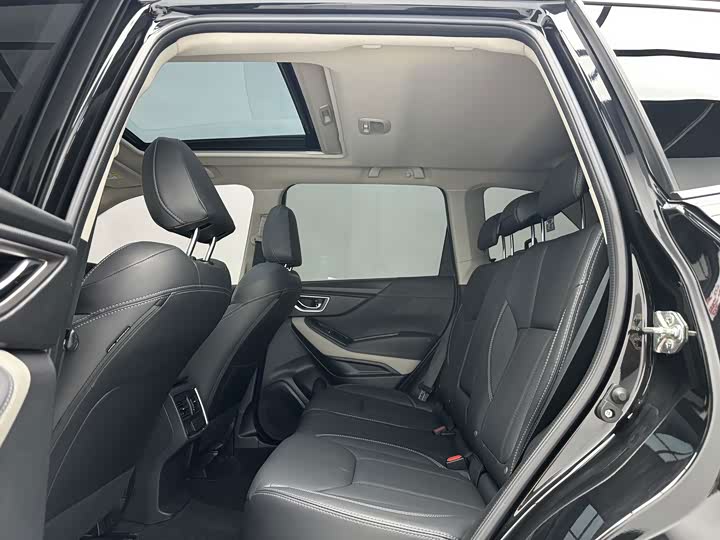 Subaru Forester, 2022 — фото 6 из 9