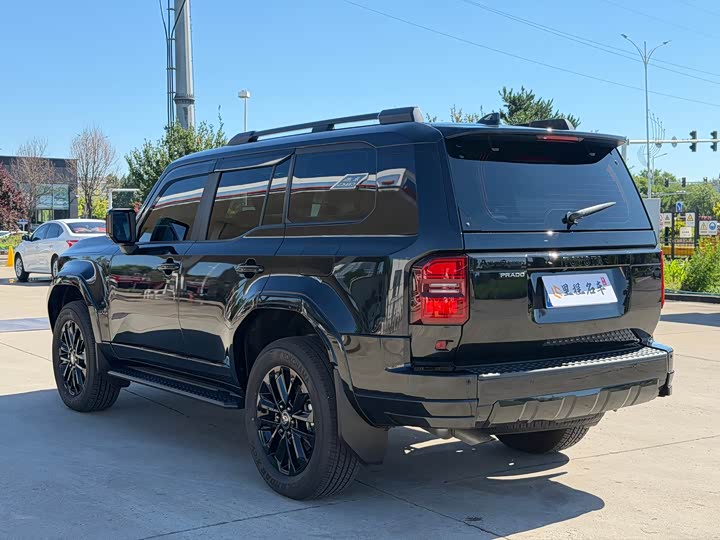 Toyota Prado, 2025 — фото 8 из 9