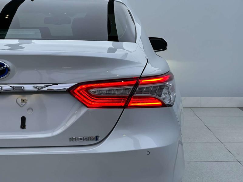 Toyota Camry, 2023 — фото 6 из 12