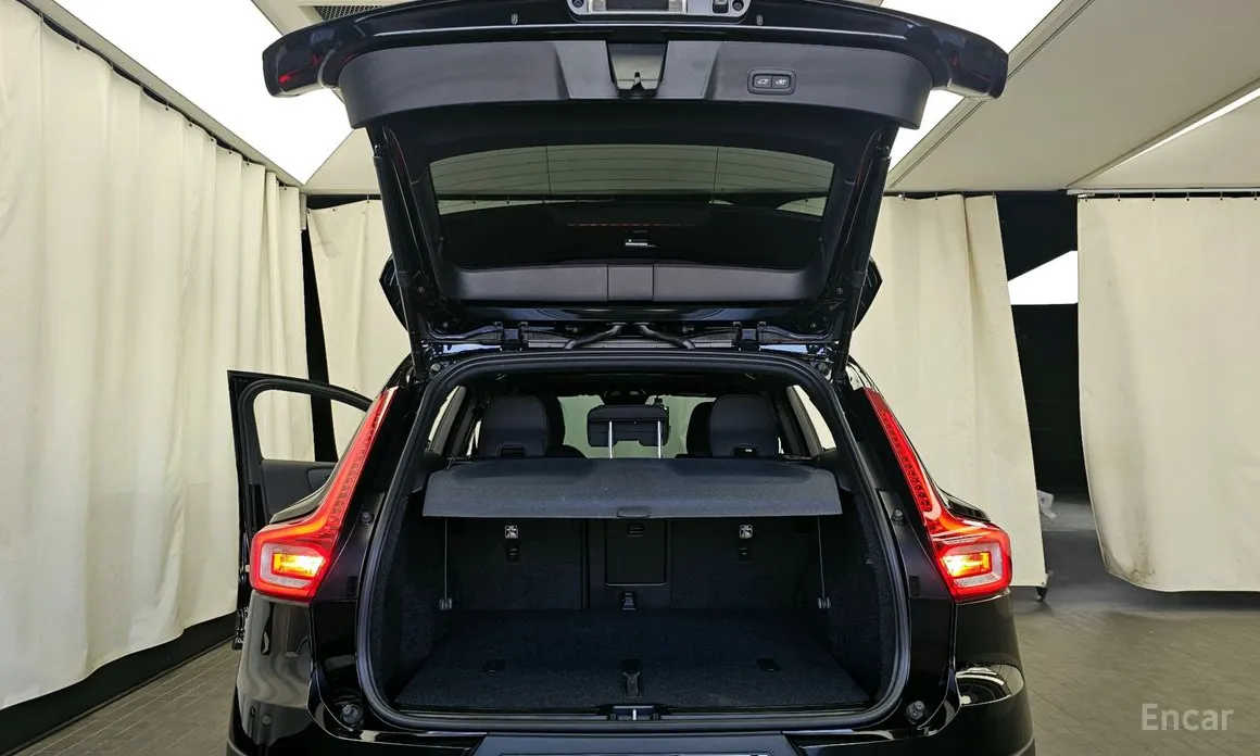 Volvo XC40, 2025 — фото 5 из 12