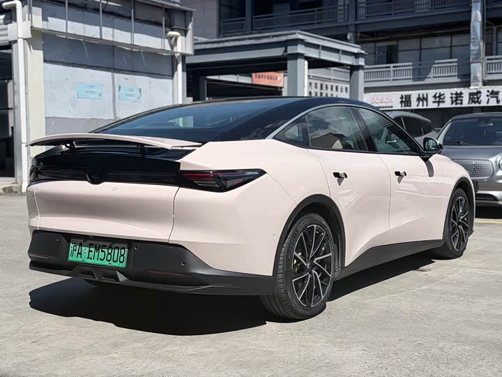 BAIC Arcfox Alpha S5, 2024 — фото 6 из 9