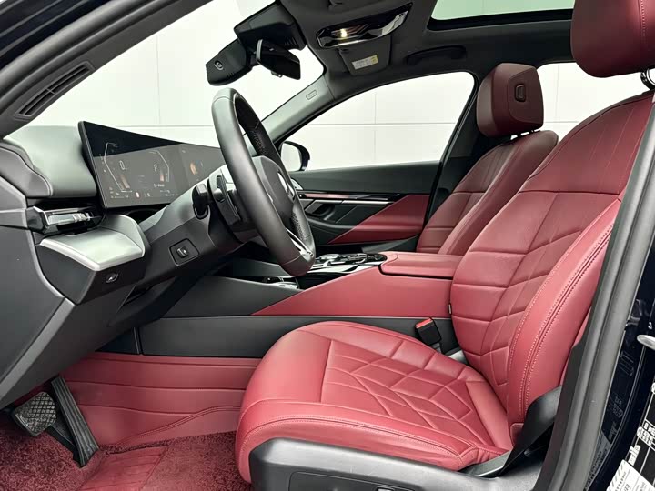 BMW 5 Series, 2024 — фото 7 из 9