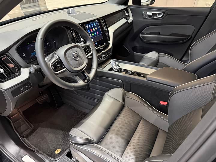 Volvo XC60 Hybrid, 2024 — фото 5 из 5