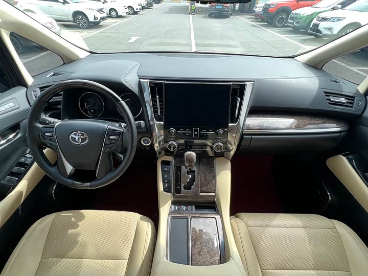 Toyota Alphard, 2023 — фото 5 из 9